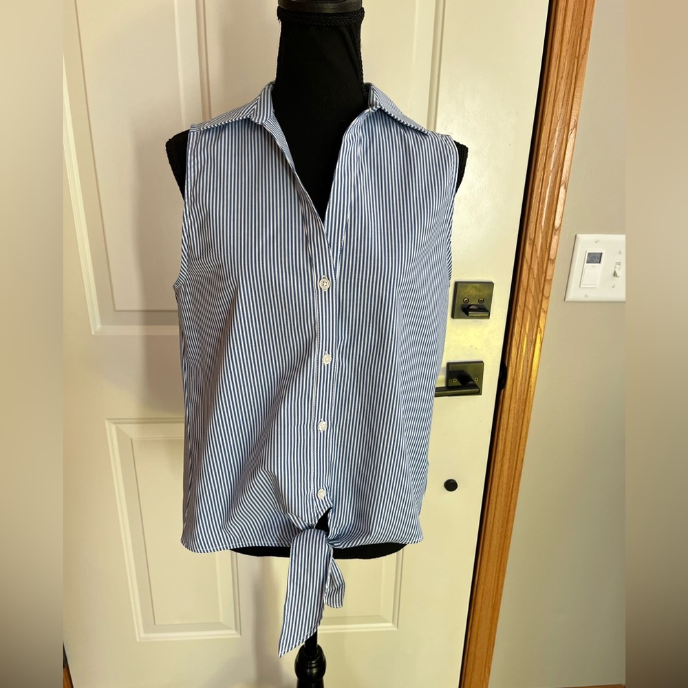Women’s Casa Cabana blue white pinstripe sleeve collar button shirt. Size small